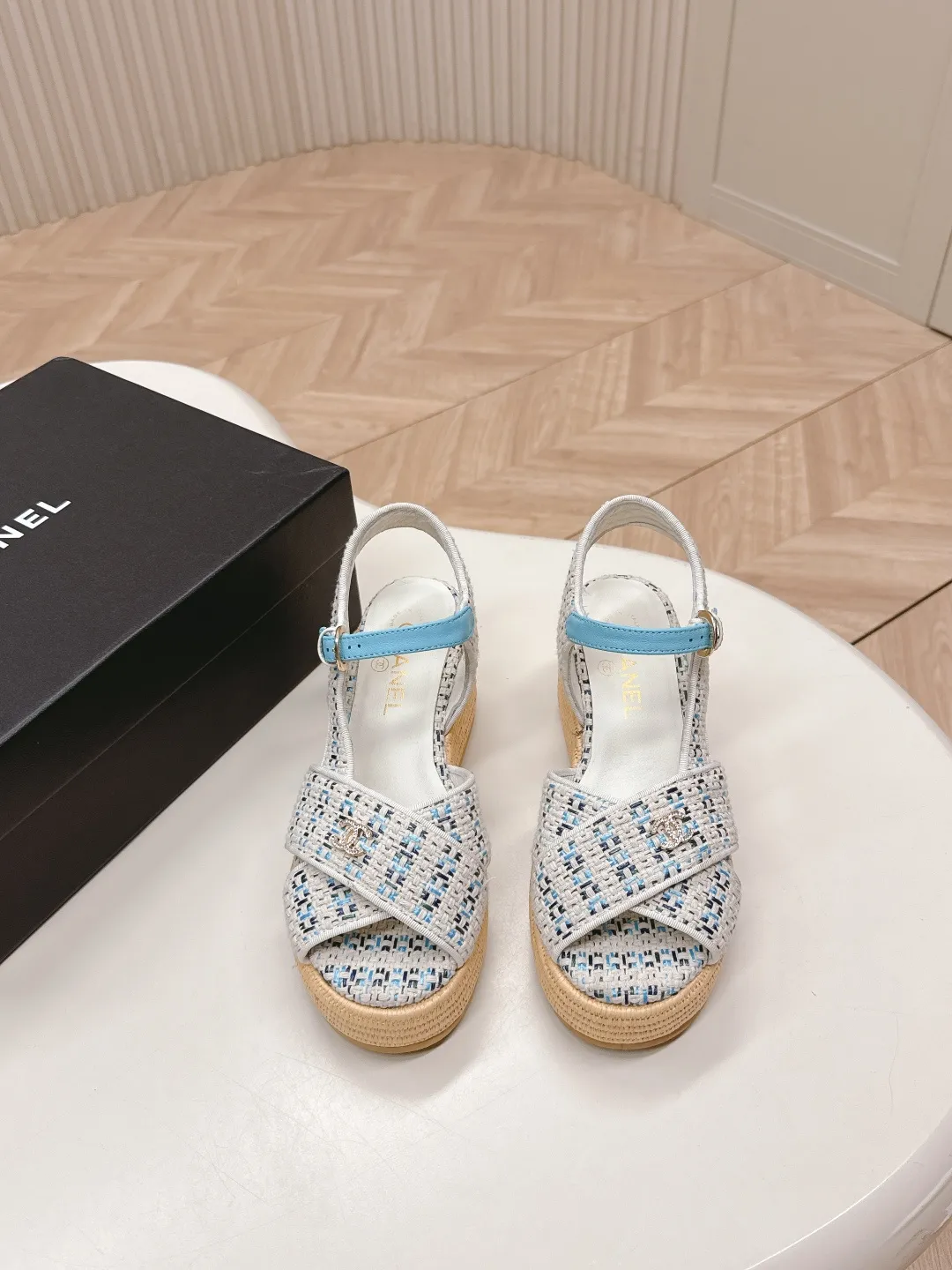 👟👟Ex-factory price 600👟👟 CHANEL Chanel 2025 new sandals and slippers series classic series every style is great rhombus platform sandals and slippers elegant and noble comfortable and versatile upper: sheepskin, woven cloth foot pads: sheepskin sole: rubber outsole size: 35-40